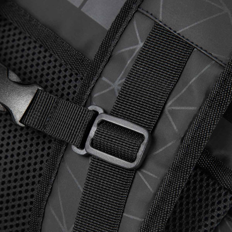 PAKAMA-fitnessrucksack-schwarz-brustgurt