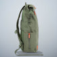 PAKAMA-fitnessrucksack-gruen-seite-flaschenhalter