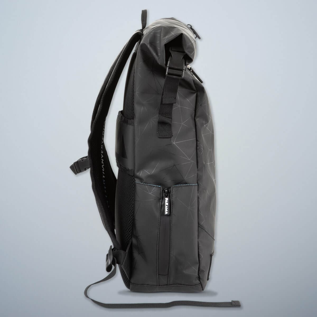 PAKAMA-fitnessrucksack-schwarz-seite-flaschenhalter