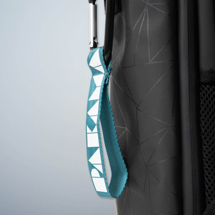 PAKAMA-fitnessrucksack-schwarz-schlüsselanhänger