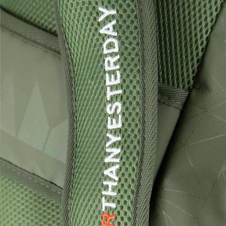 PAKAMA-fitnessrucksack-gruen-schultergurt-motivation