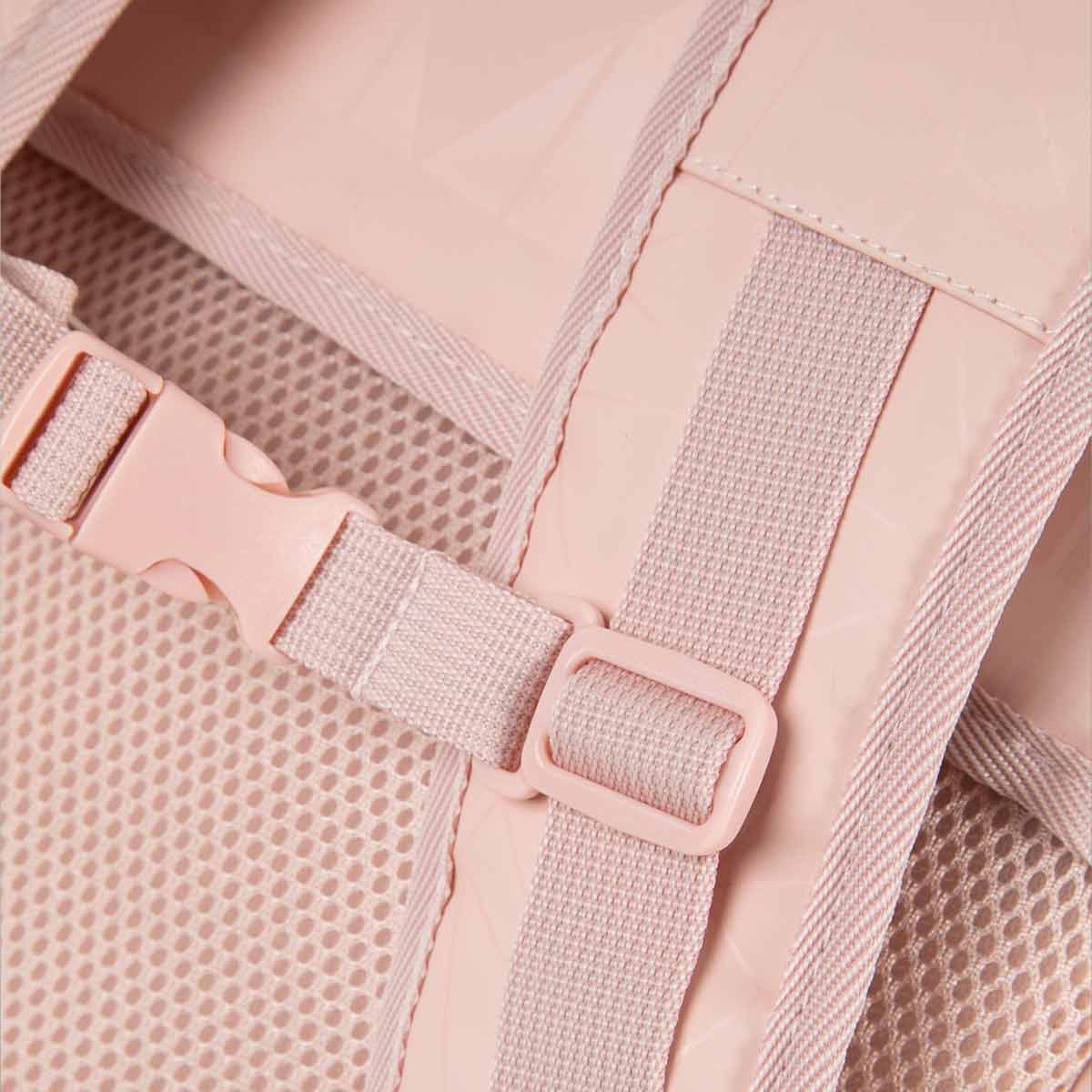 PAKAMA-fitnessrucksack-pink-brustgurt